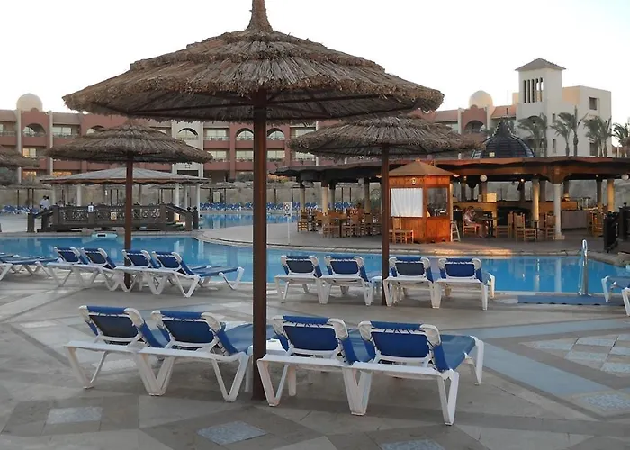 Üdülőközpont Tirana Aqua Park 4*