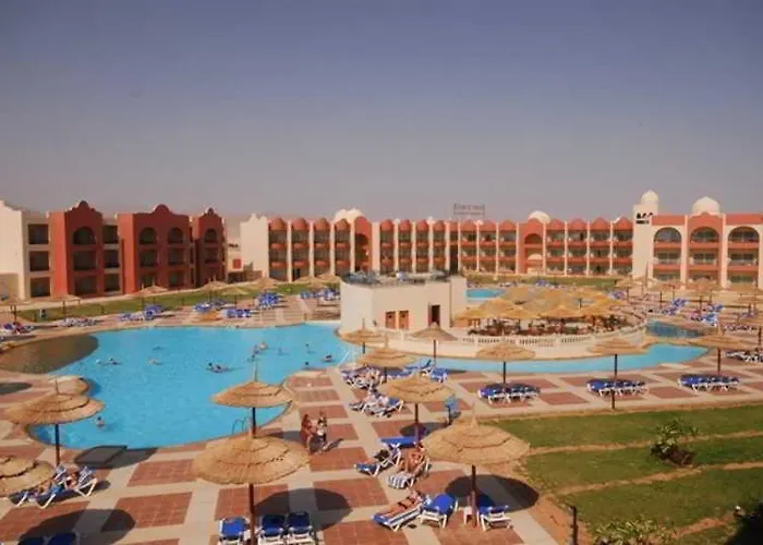 Üdülőközpont Tirana Aqua Park 4*